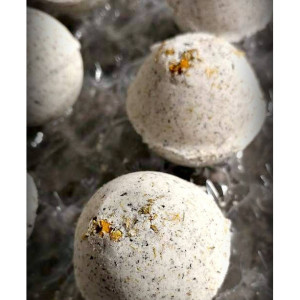 Green Tea and Chamomile Bath Bombs, 3 pieces Natural Bath Bombs, Essential Oil, Relaxing Bath Products, Bergamot Essential Oil Bath Bomb