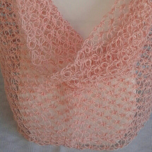 Lover's Knot Cowl in Peach Blossom 