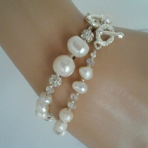 Wedding Day ~ Beaded Pearl Bracelet Set of 2 ~ Chic Bridal Wedding Jewelry ~ Elegant Pearl Jewelry ~ Pearl Bracelet Set ~ Gift for Her