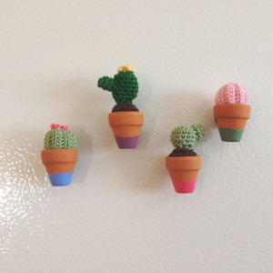 Cactus magnets, amigurumi cactus magnets, crochet cactus magnets, micro cactus magnets, handmade cactus magnets, potted cacti magnets,kawaii