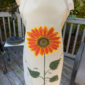 Sunflower apron for women, khaki apron with pockets, baking gifts, Valentine gift from daughter, rustic wedding gift, red orange sunflower