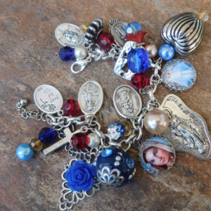Catholic Charm Bracelet,  Religious Saints,  Catholic  Holy Medals, La Miligrosa, Virgin Mary Jewelry, Faith Gift, Religious Bracelet