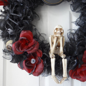Black Skull Halloween Wreath