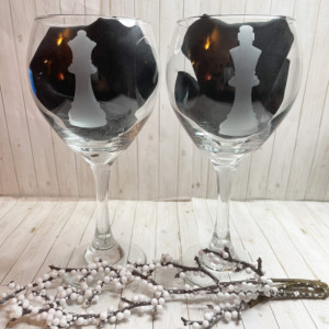 Personalized etched wine glass set of two, Stemmed wine glasses, Custom wedding gift set of 2, wine lover, etched glass set, best friend