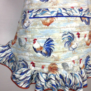 Rooster print kitchen apron for women, Farmhouse decor, with pocket and retro style ruffle