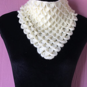 Ivory crochet cowl 