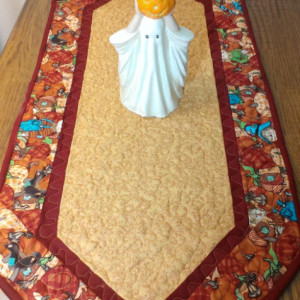 Handmade fall table runner. quilted autumn table topper. Halloween table decor
