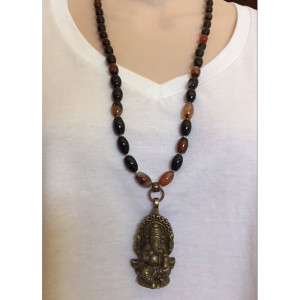 Pretty Agate Oval Beaded Necklace with Elephant Pendant