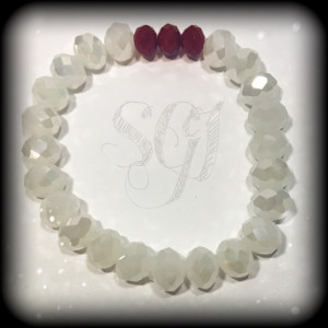 White, Multifaceted Glass Beaded Bracelet with Red Multifaceted Glass Accent Beds