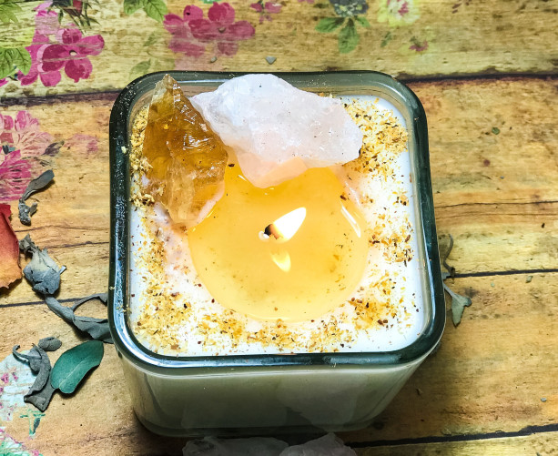 Prosperity Candle, 100% Soy Wax, Essential Oil Blend, Abundance, Grounding, Breakthrough, Crystals, Energy Shifting, Ritual Instructions