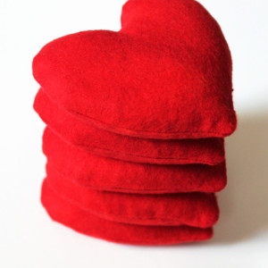 Crimson Red Heart Shaped Bean Bags (Set of 5) Flannel Birthday Party Favors Valentine's Day (Includes US Shipping)