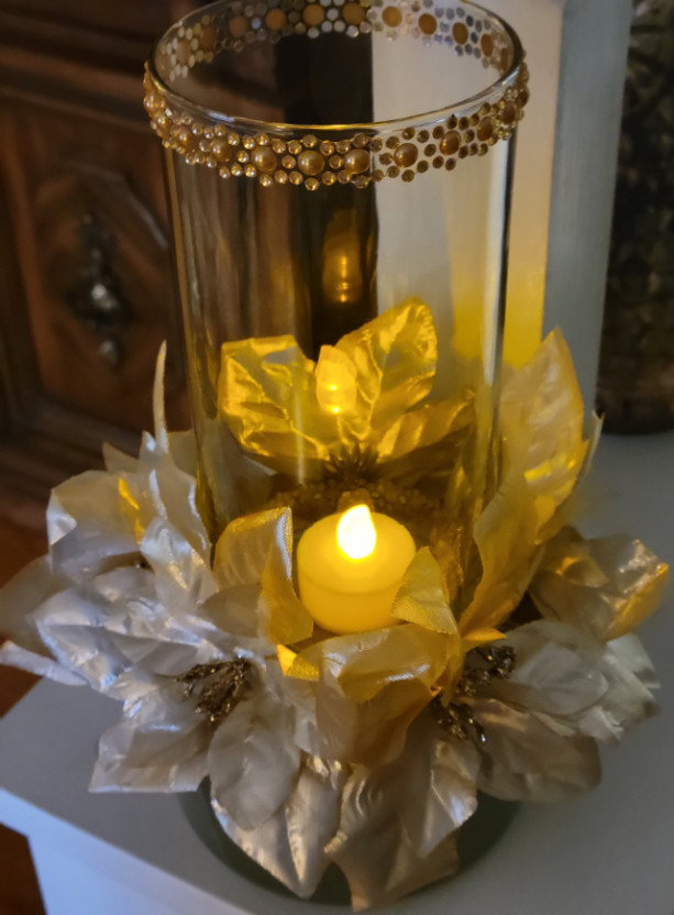 Christmas Glass Candle Holder in Gold 