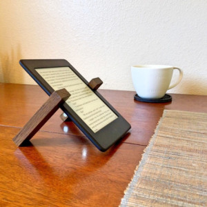 The Knapsacker - Portable iPad/tablet stand