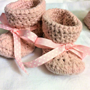 Pink Crochet Newborn Set, Baby girl Set, Crochet Baby girl Hat and Booties Set,flower and butterfly decorated DES#003