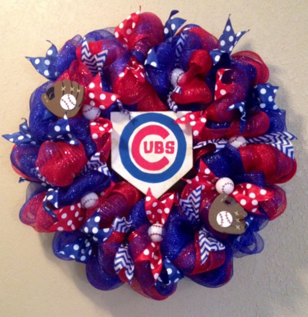 Chicago Cubs home plate wreath