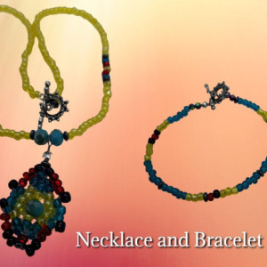 Glass bead necklace and bracelet set 