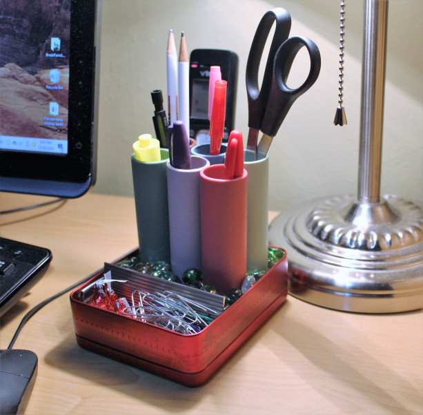 6 Slot Pencil Holder made out of Recycled Materials with Tray for Paperclips, Post-it-Note Pad, Candy Dish