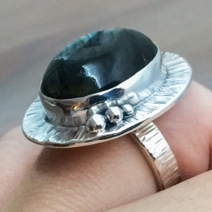 Labradorite Ring, Natural Flashy Labradorite and Sterling Silver Ring, Ring for Women, Big Ring, Silver Ring, Tree-bark Texture Ring