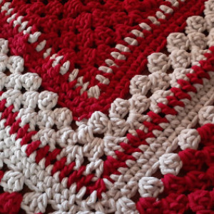Granny stitch bulky chenille afghan in red and cream