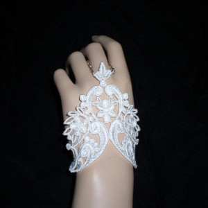 lace finger bracelet - slave bracelet - ring bracelet -  fingerless glove - lace cuff