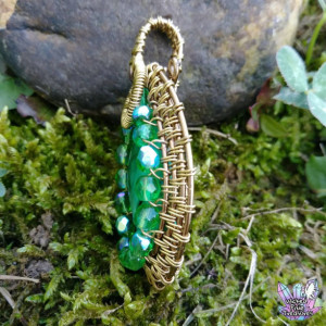Malachite(Natural) Wire Weave Pendant / Czech Glass Bead Pendant / Natural Gemstone / Copper Wire Pendant / Festival Jewelry / Hippie Style