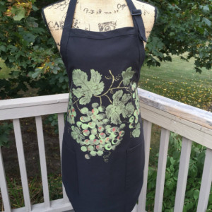 Green grapes apron for women, black apron with 2 pockets, hostess gifts, rustic gifts, wine gift for women, bridal shower gift, best selling