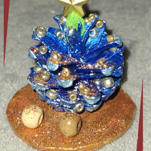 #116-Pine Cone Christmas Tree