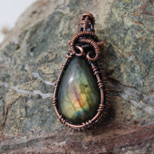 FANCY LABRADORITE PENDANT- Small Spectrolite Necklace for Any Woman!