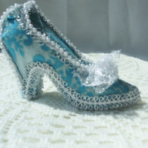 Little blue rococo shoe