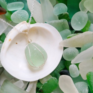 Green sea glass necklace, sea foam green sea glass, English sea glass, beach glass jewelry, sea glass jewelry, beach glass necklace, for her