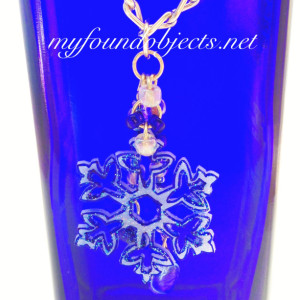 Snowflake Goldtone with Glass Heart Charm 