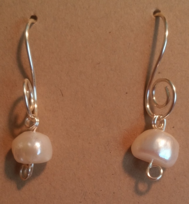Wire Pearls Earrings