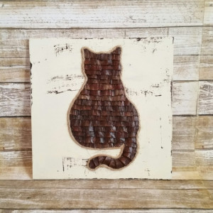 Rustic Distressed Pine Cone Cat 8x8 Inches Wood Plaque 