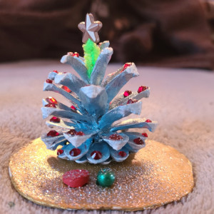 #101-Pine Cone Christmas Tree