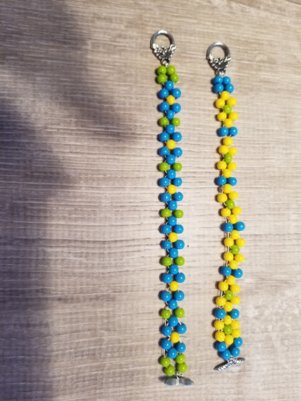 Beaded Bracelet Bright Blue OR Bright Yellow Size Small 5"
