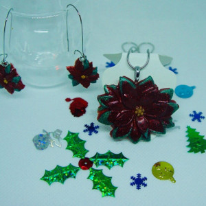 Red poinsettia dangles, X-mas Flower Earrings, Christmas Jewelry, Christmas Dangle Earrings
