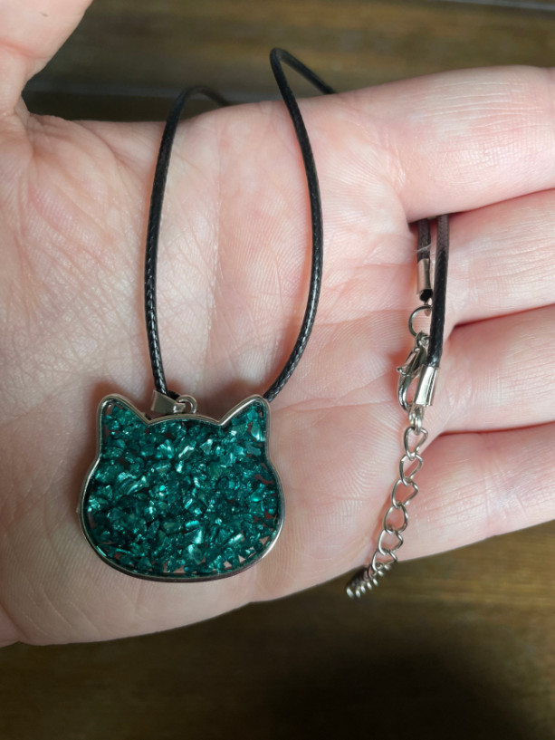 Cat pendant Necklace