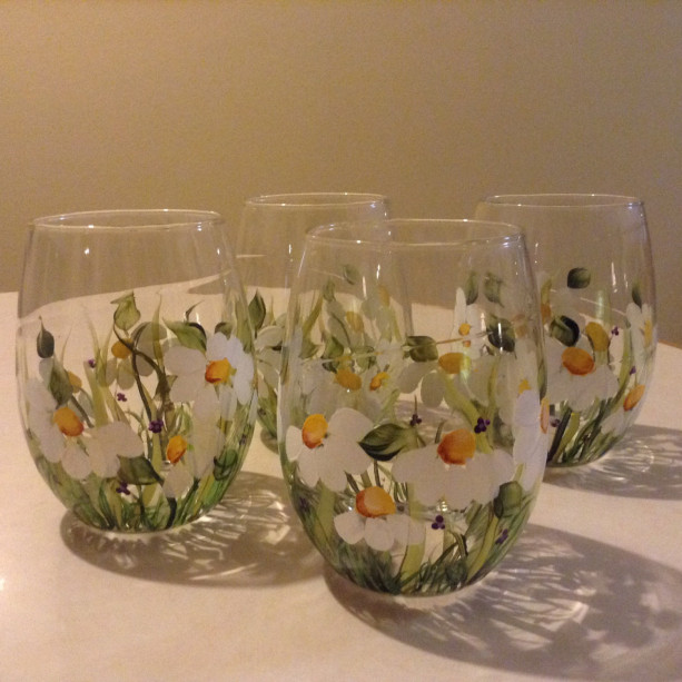 Daisy wine glasses, stemless, Hand painted,dishwasher safe