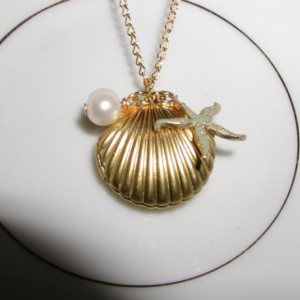 Shell and Starfish Locket Necklace, Shell Jewelry, Starfish, Seashell locket