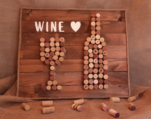Wine lovers sign