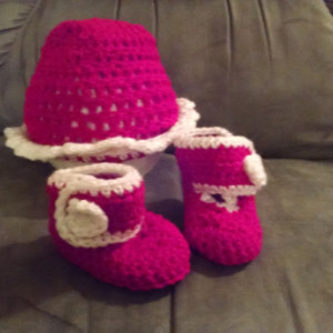 Crocheted Hat & Booties, Scalloped Baby Hat Straight Edge Booties