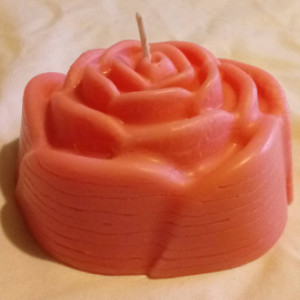 One pink 8 oz unscented old-fashioned rose handmade soy candle
