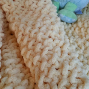Chenille baby blanket hand knit - seed stitch