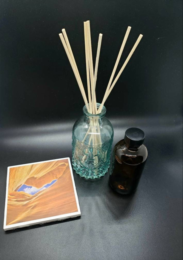 Reed Diffuser Oil Set with Free Coaster-Decorative Bottle-4oz Fragrance Oil-8-10 Reeds- Variety of Fragrances-Great Present-Gift Set