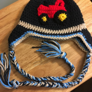 Crochet hat with earflaps/tractor