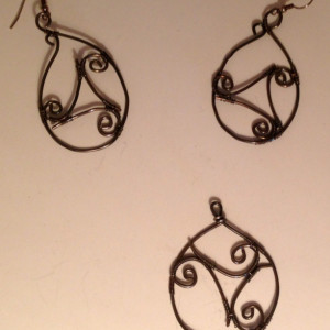 Wire wrapped jewelry, sterling silver celtic knot , handmade jewelry, sterling earrings
