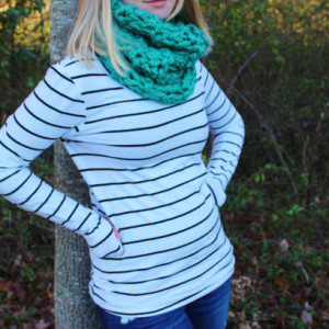 Teal Green Knitted Circle Scarf with Double Knit Loop Pattern, Chunky Soft Fashion Neck Warmer