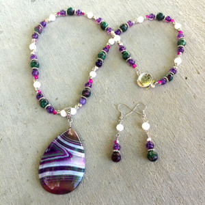Striped agate pendant, semiprecious zoisite, purple agate, white onyx hot pink rondelle necklace & earrings.