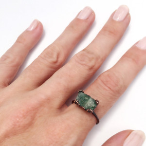 Raw Green Tourmaline Ring, Large Green Tourmaline Ring, Green Tourmaline Copper Ring, Green Stone Ring, Large Green Tourmaline Bar Ring