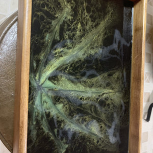 Medium Marijuana Leaf Serving Tray, Resin Art, Epoxy Art, Hand Painted Tray, Epoxy Resin Art Tray, Bamboo Serving Tray